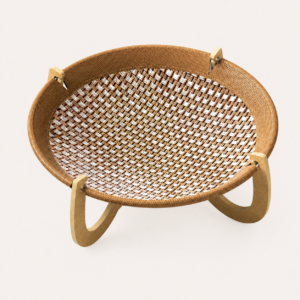 Round elevated woven cat